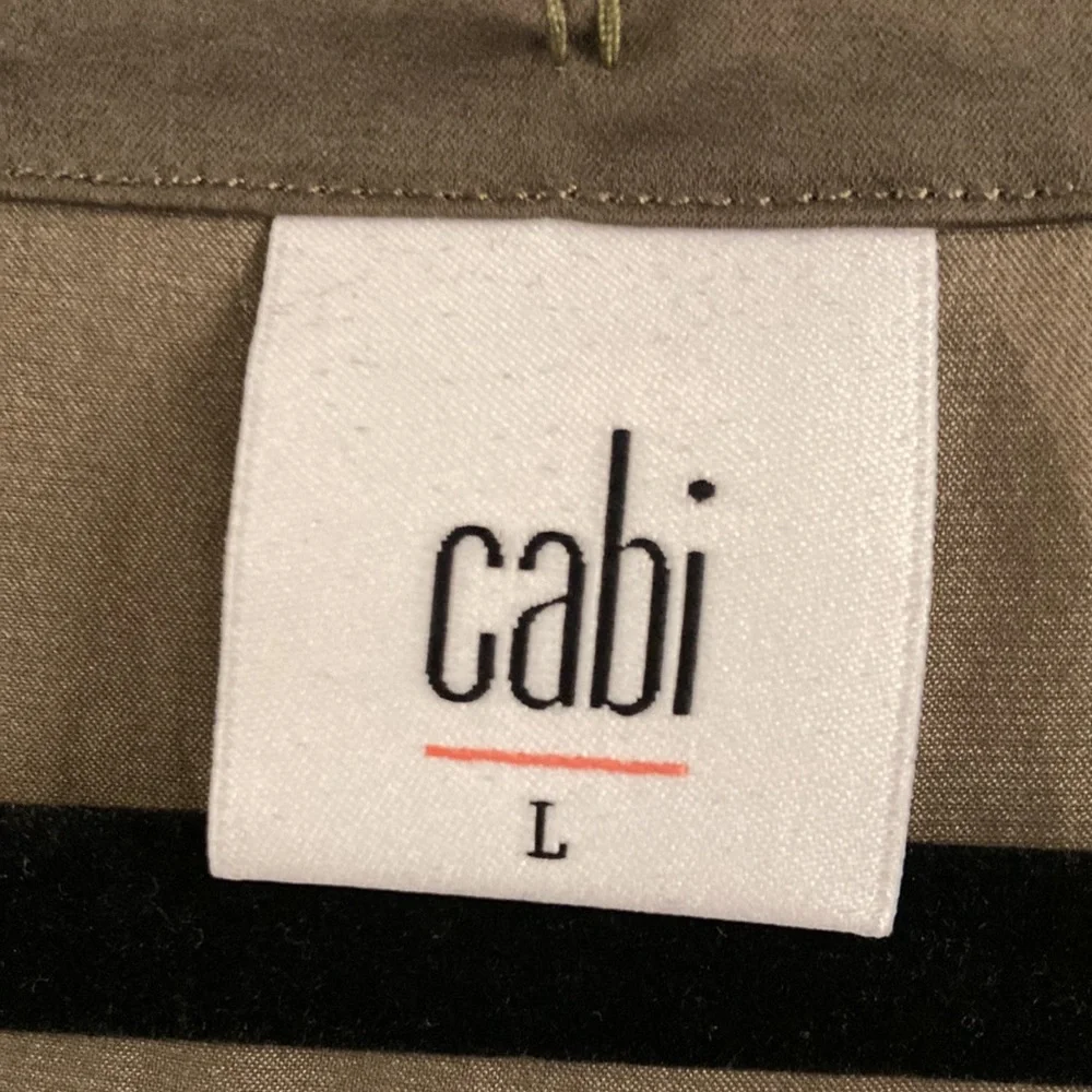 Beautiful Cabi Olive blouse - Picture 4 of 9